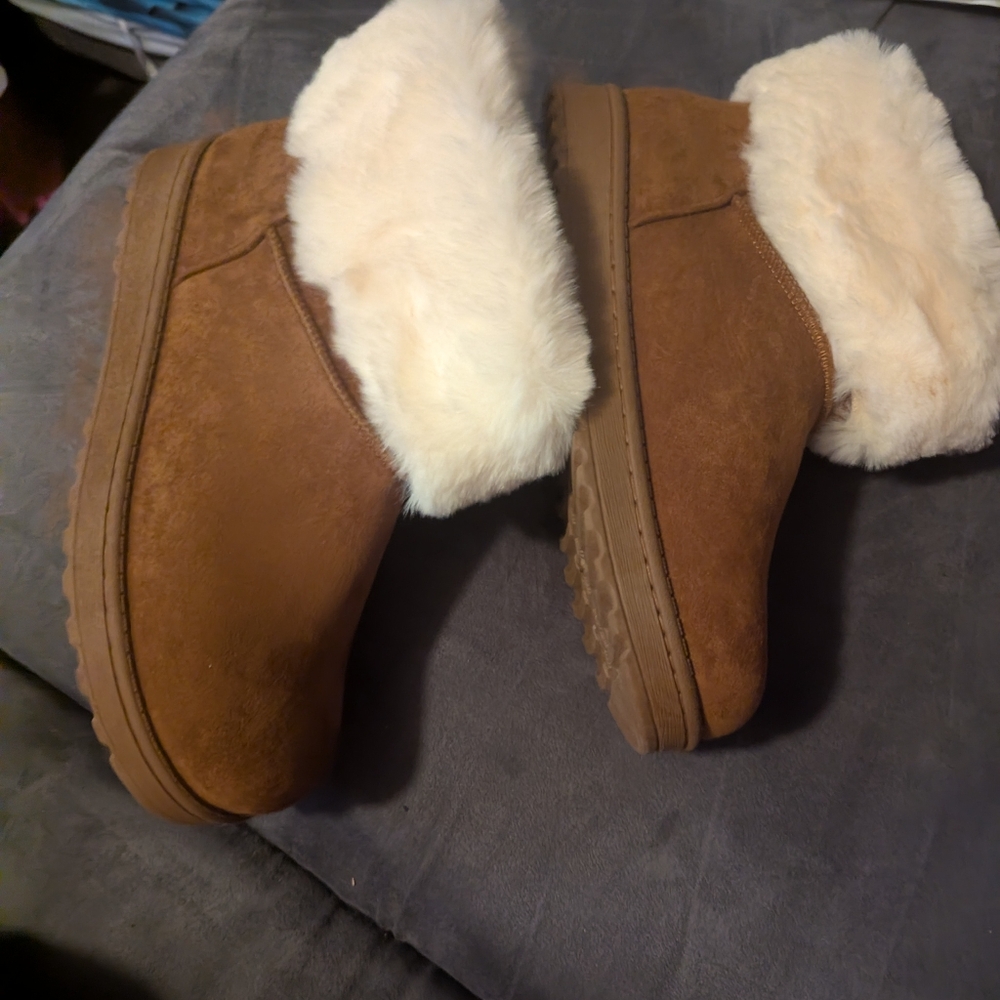 SO Cozy Brown Fuzzy Boots with Faux Fur Trim 9.5 NWT - Picture 6 of 13